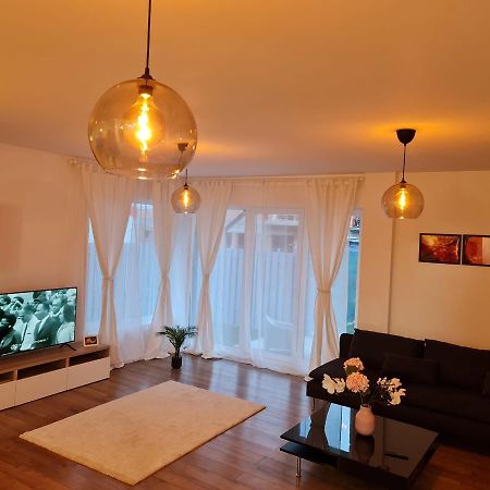 אוטופן Galaxy Residence Villa מראה חיצוני תמונה